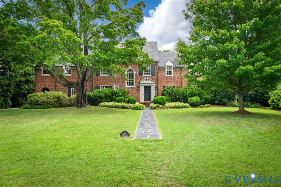 Property photo for 15 Roslyn Road, Richmond, VA