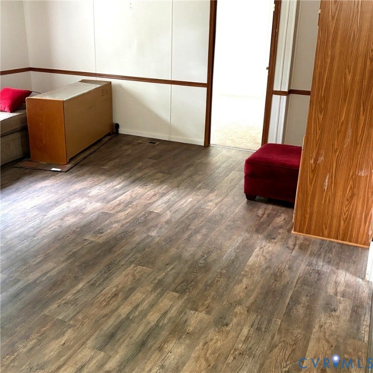 Vinyl Plank flooring, spacious and open.