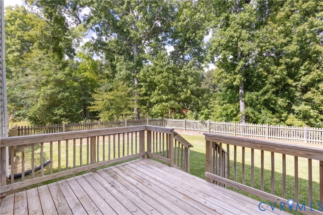 12814 Bailey Hill Court, Bayhill Pointe, Midlothian, VA 23112 Expansive wood deck with a full railing system