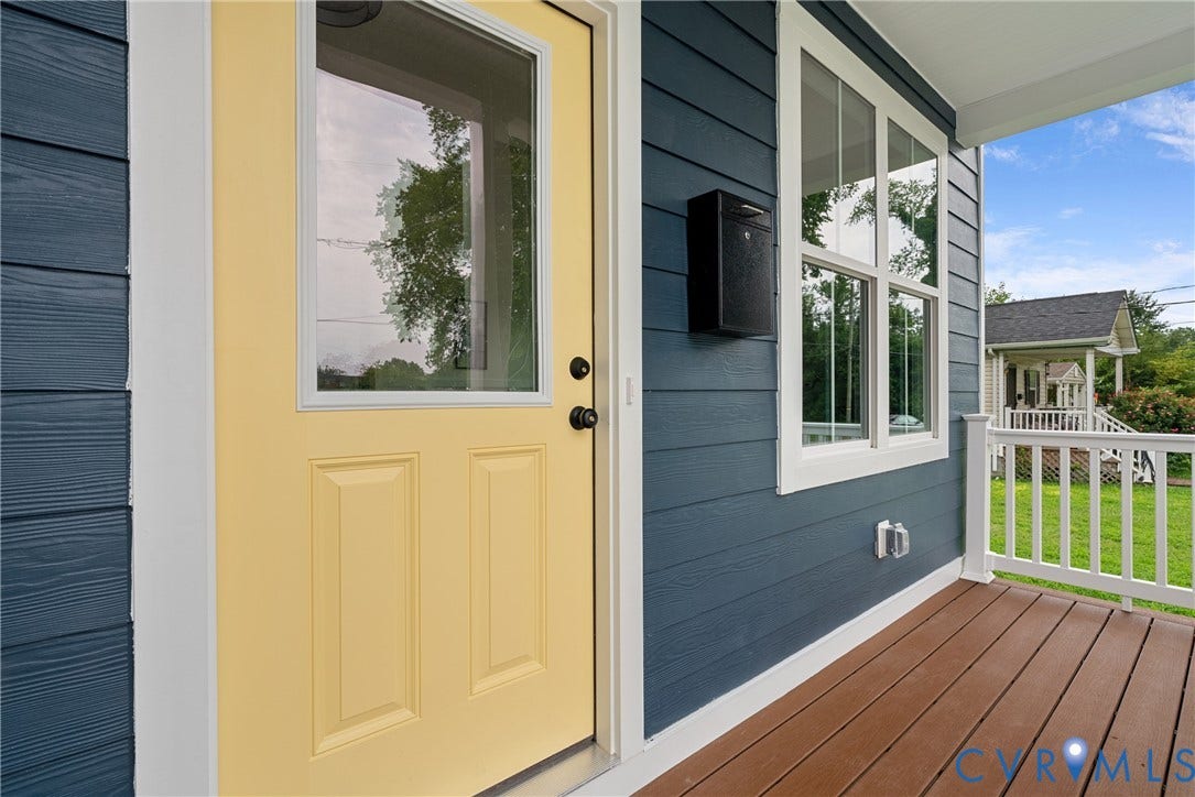 Covered porch with wood-finish flooring