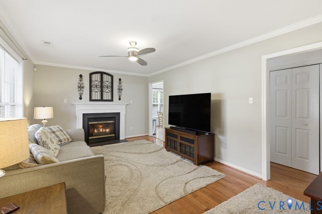 9437 Willow Ridge Drive, Glen Allen, VA 23060 Hardwood-style flooring throughout