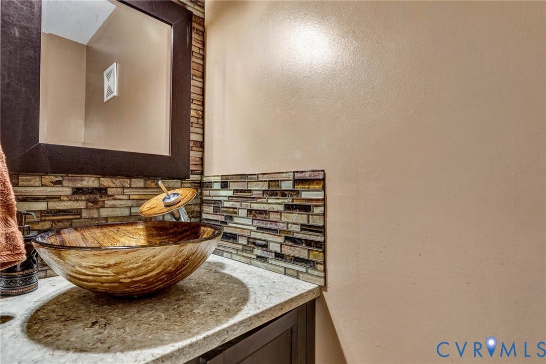 1601 Varina Station Court, Henrico, VA 23231 Powder room