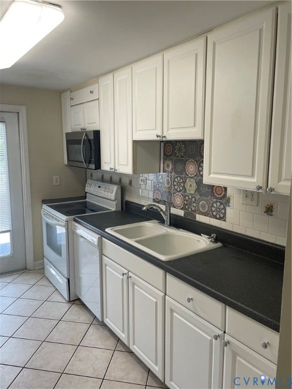 10524 Seacliff Lane, Chestnut Hills, North Chesterfield, VA 23236 White cupboards