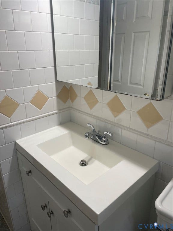 10524 Seacliff Lane, Chestnut Hills, North Chesterfield, VA 23236 Jetted tub