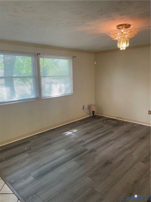 10524 Seacliff Lane, Chestnut Hills, North Chesterfield, VA 23236 New LVP flooring