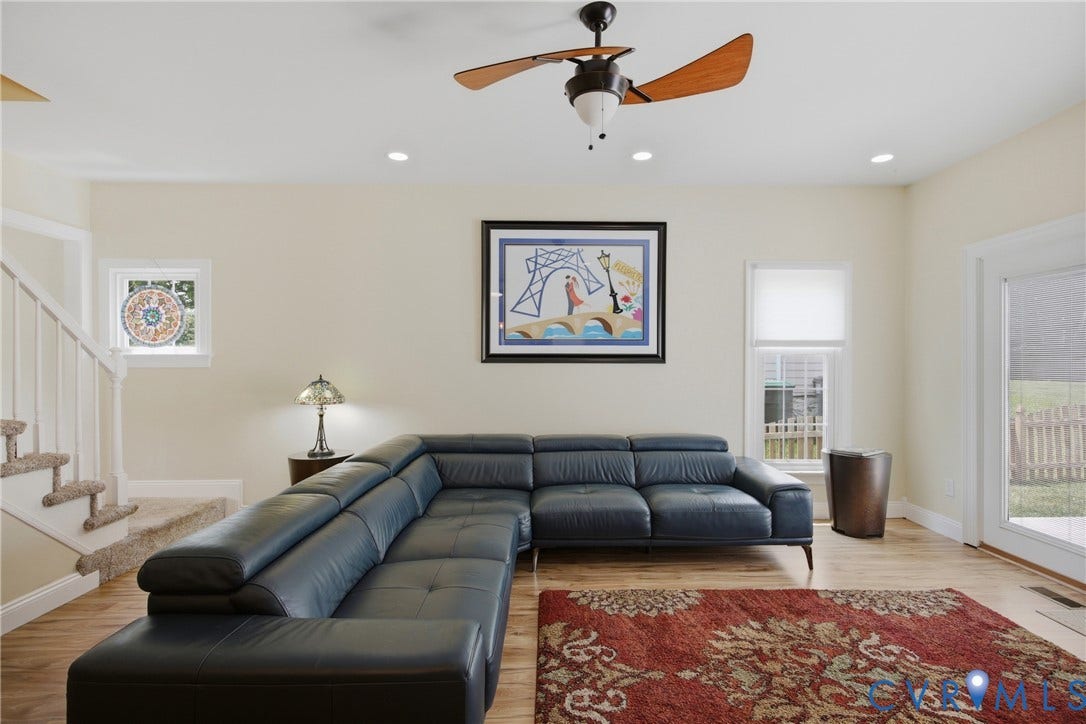 6212 Winsted Court, Wyndham, Glen Allen, VA 23059 Light-filled Family Room