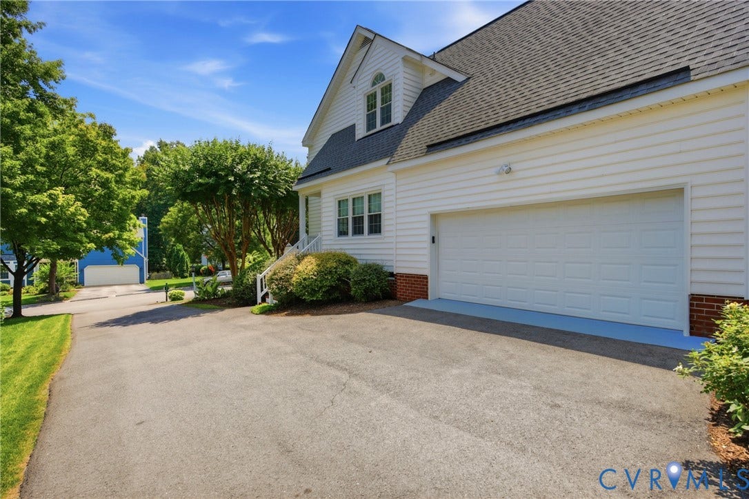 6212 Winsted Court, Wyndham, Glen Allen, VA 23059 Side Entry Garage