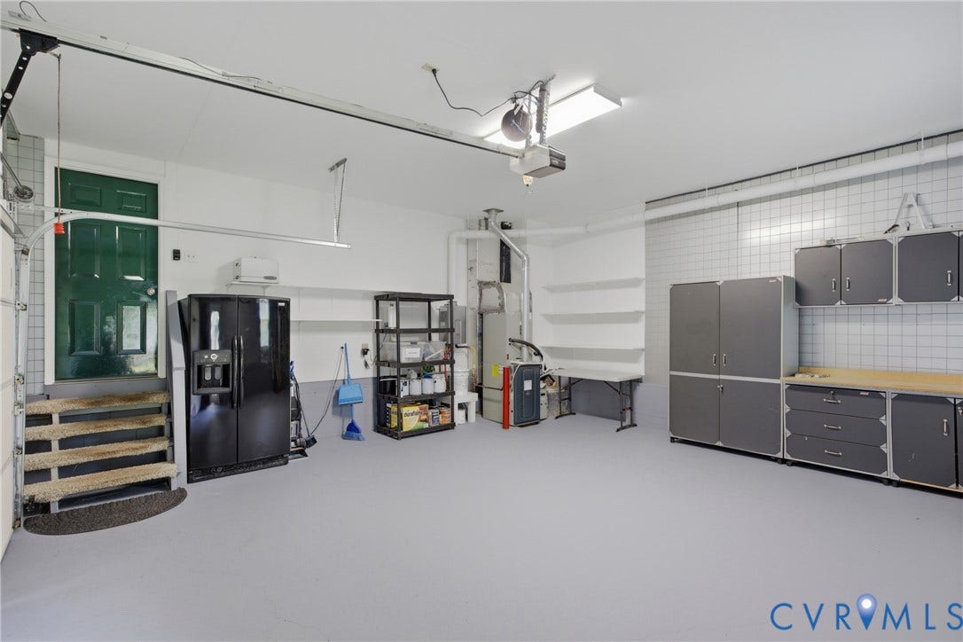 6212 Winsted Court, Wyndham, Glen Allen, VA 23059 Huge Garage! Lots of storage space and a garage door opener, the frig conveys too!