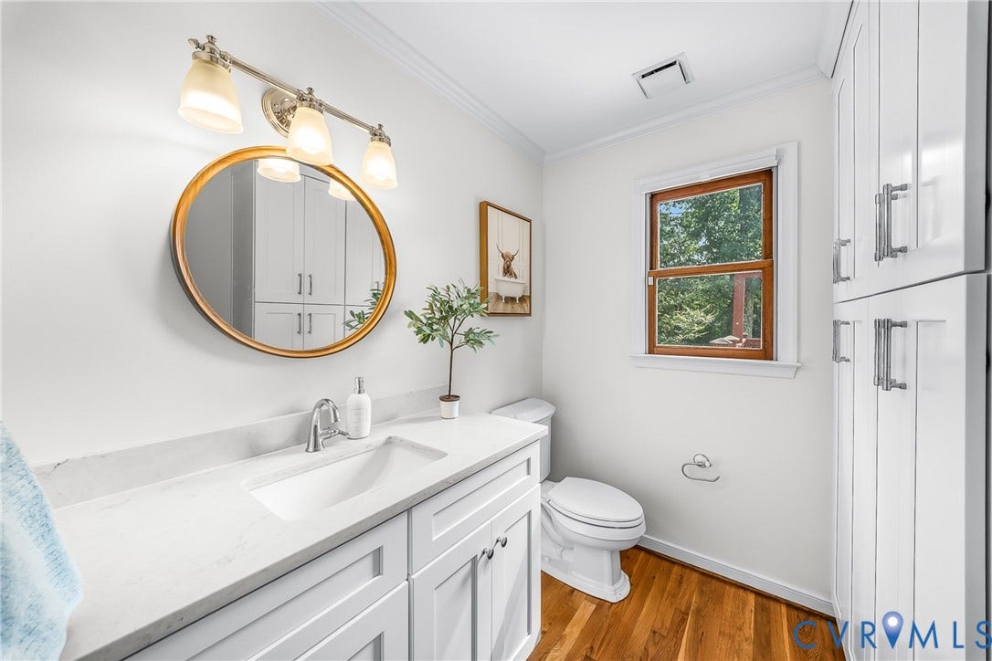 Renovated 1st floor 1/2 Bath