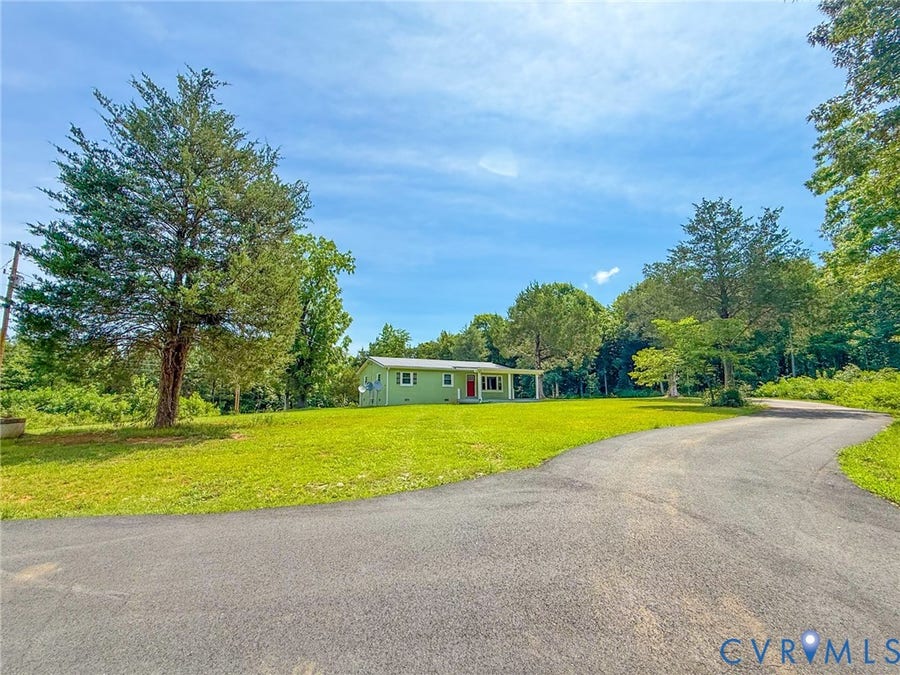 Property photo for 7798 W Courthouse Road, Burkeville, VA