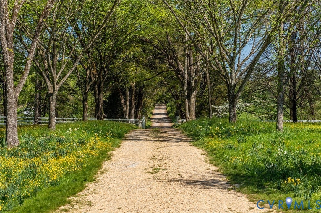 12601 River Rd, Goochland, VA 23238