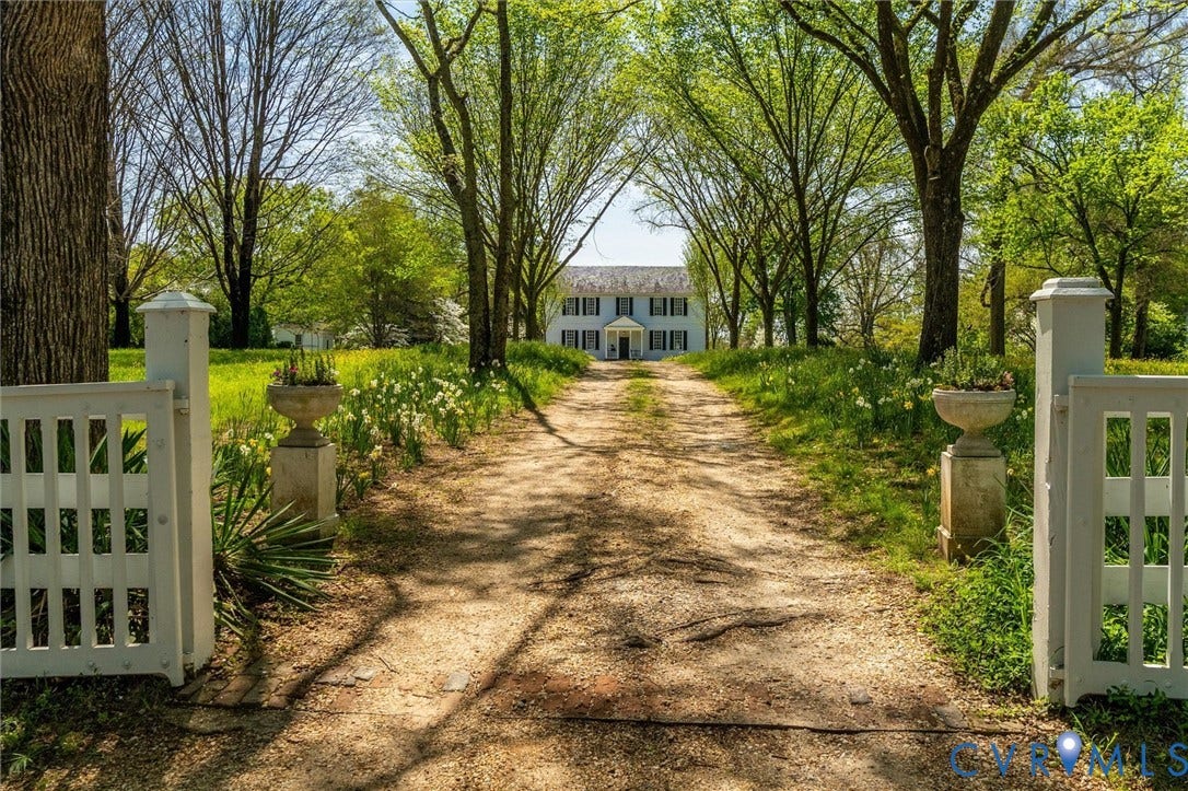 12601 River Rd, Goochland, VA 23238
