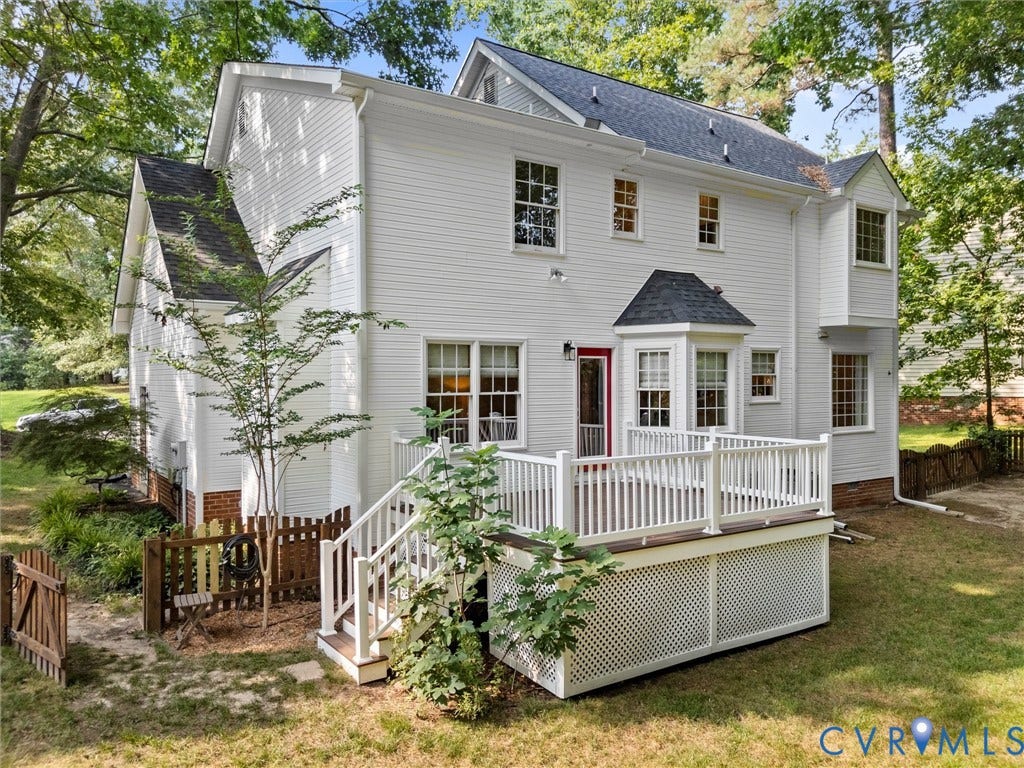 13915 Highpaige Way, Stoney Glen West, Chester, VA 23831 Multi-level residence featuring white siding and a dark shingle roof