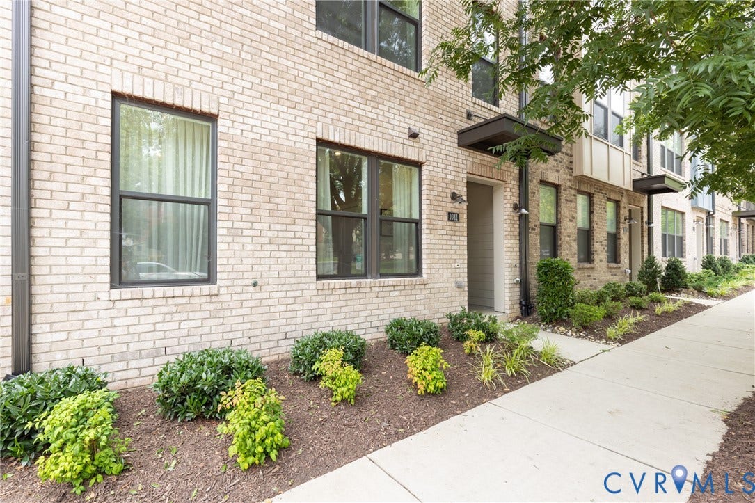 1041 N Lombardy Street, #A, Carver Square, Richmond, VA 23220 Sidewalks & landscaping