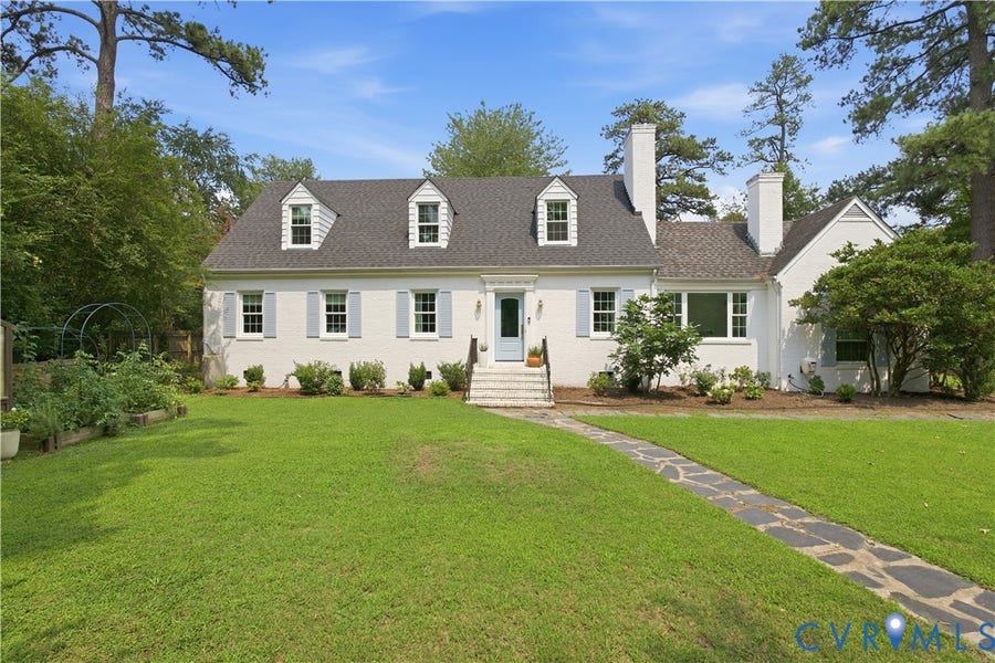 Property photo for 7200 Three Chopt Road, Richmond, VA