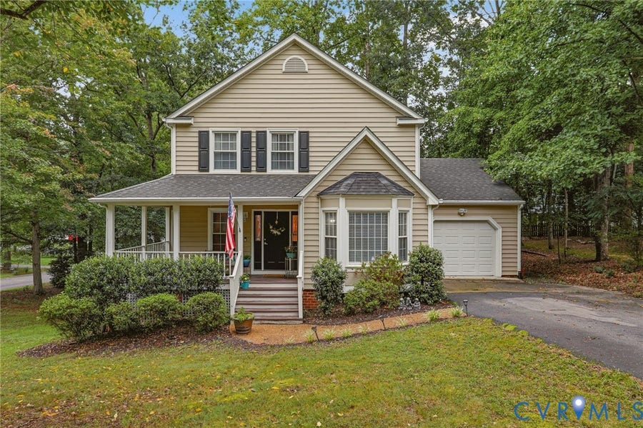 Property photo for 5811 Ridge Point Road, Midlothian, VA