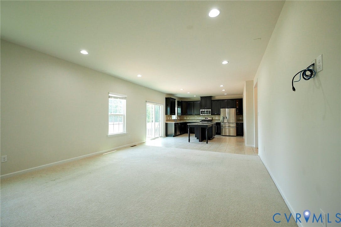 4535 Paxton Glen Court, 3W120, Glen Allen, VA 23059 Living room