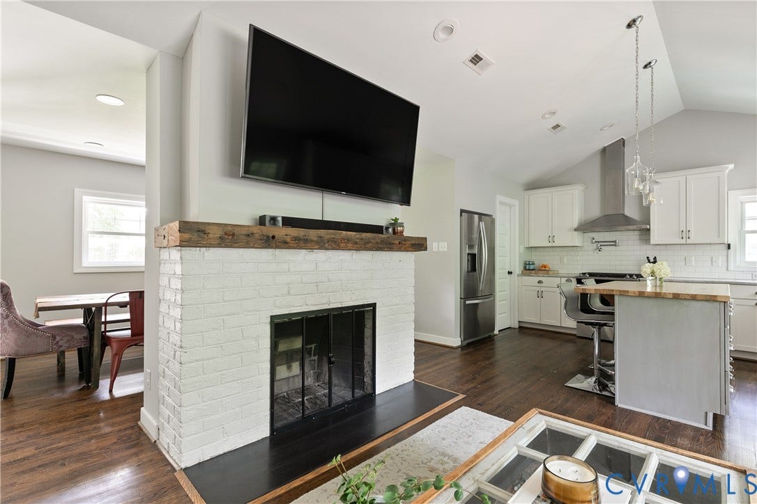 4549 Arrowhead Road, Stratford Hills, Richmond, VA 23235 The wood-burning fireplace is functioning and frequently used by the sellers.