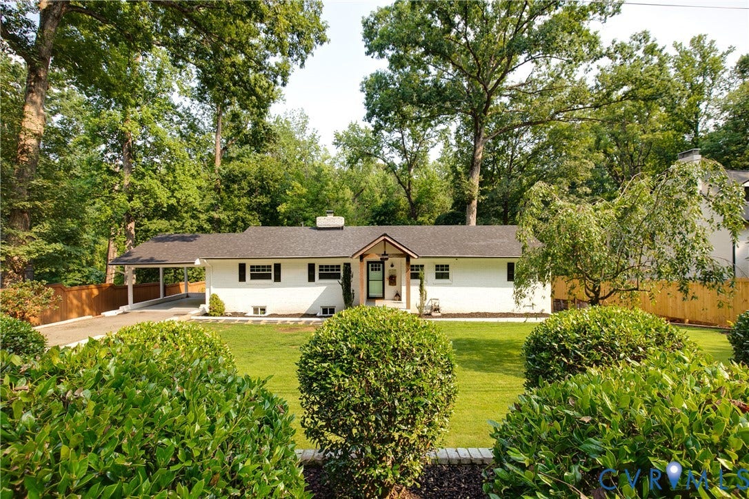 4549 Arrowhead Road, Stratford Hills, Richmond, VA 23235 Spacious level front yard