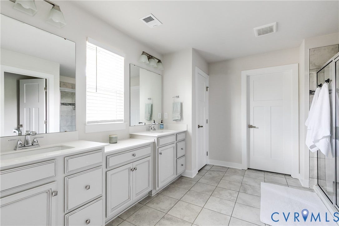 18301 Sagamore Drive, Hampton Pointe, Moseley, VA 23120 Dual vanity