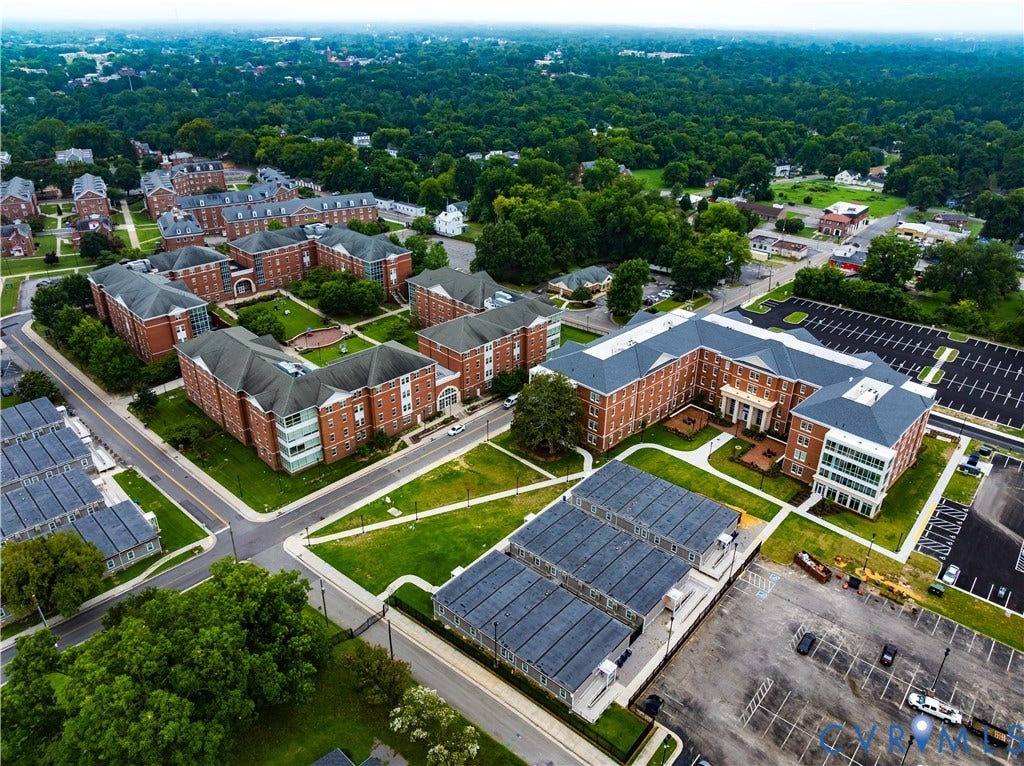 Showing University buildings