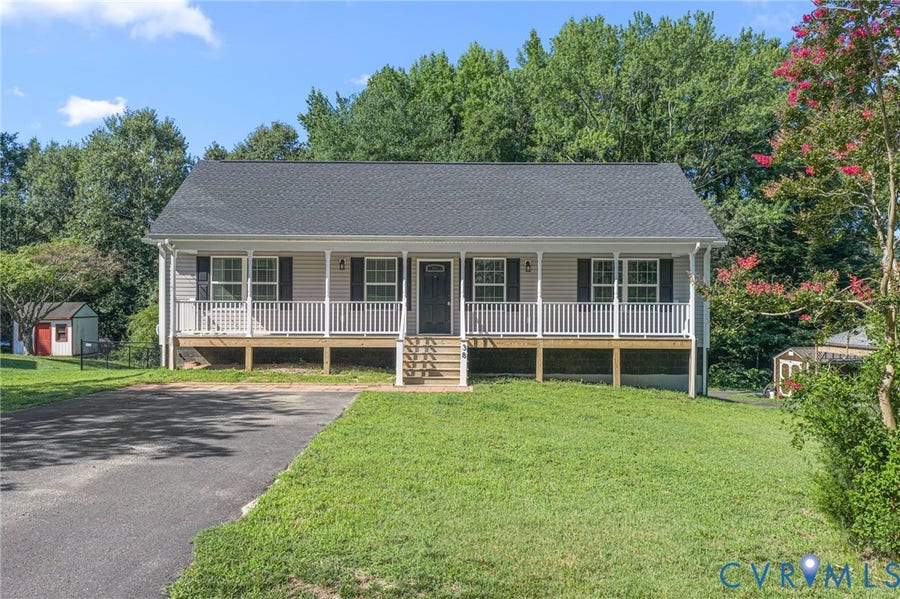 Property photo for 38 E Jefferson Avenue, Warsaw, VA