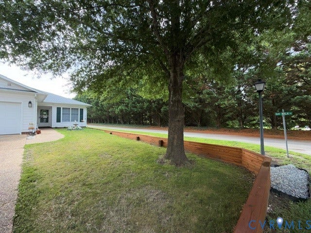Property photo for 10 Bay Court, Kilmarnock, VA