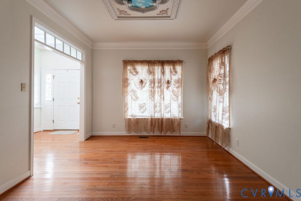 4924 Sadler Glen Ct, Sadler Glen, Glen Allen, VA 23060 Hardwood flooring throughout, featuring a decorative ceiling medallion and recessed lighting
