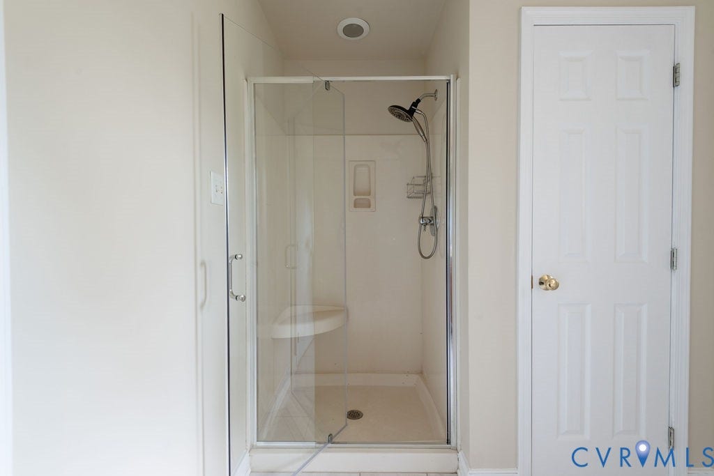 4924 Sadler Glen Ct, Sadler Glen, Glen Allen, VA 23060 Bathroom