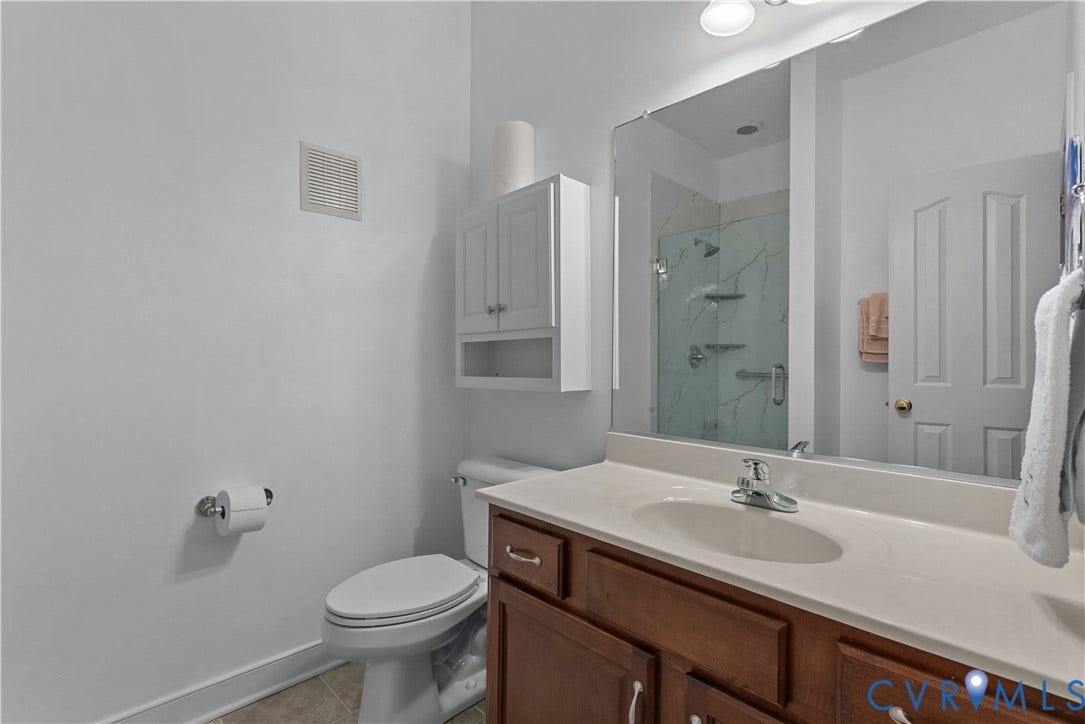 5009 Sadler Place Terrace, Glen Allen, VA 23060 Private full bathroom on first floor
