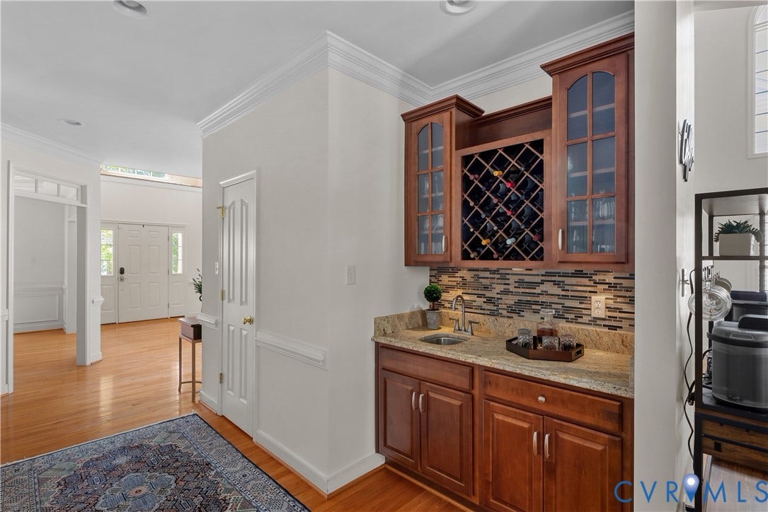 5009 Sadler Place Terrace, Glen Allen, VA 23060 Wet-bar with beverage refrigerator, storage, and wine rack