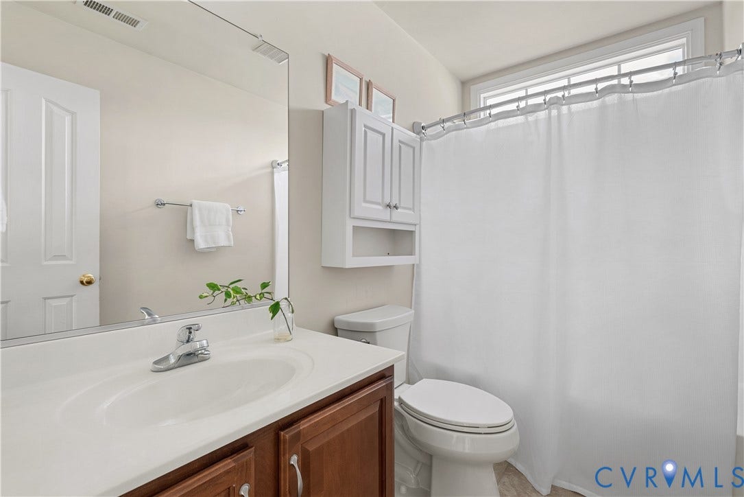 5009 Sadler Place Terrace, Glen Allen, VA 23060 Second full bathroom in hallway with shower and bath tub