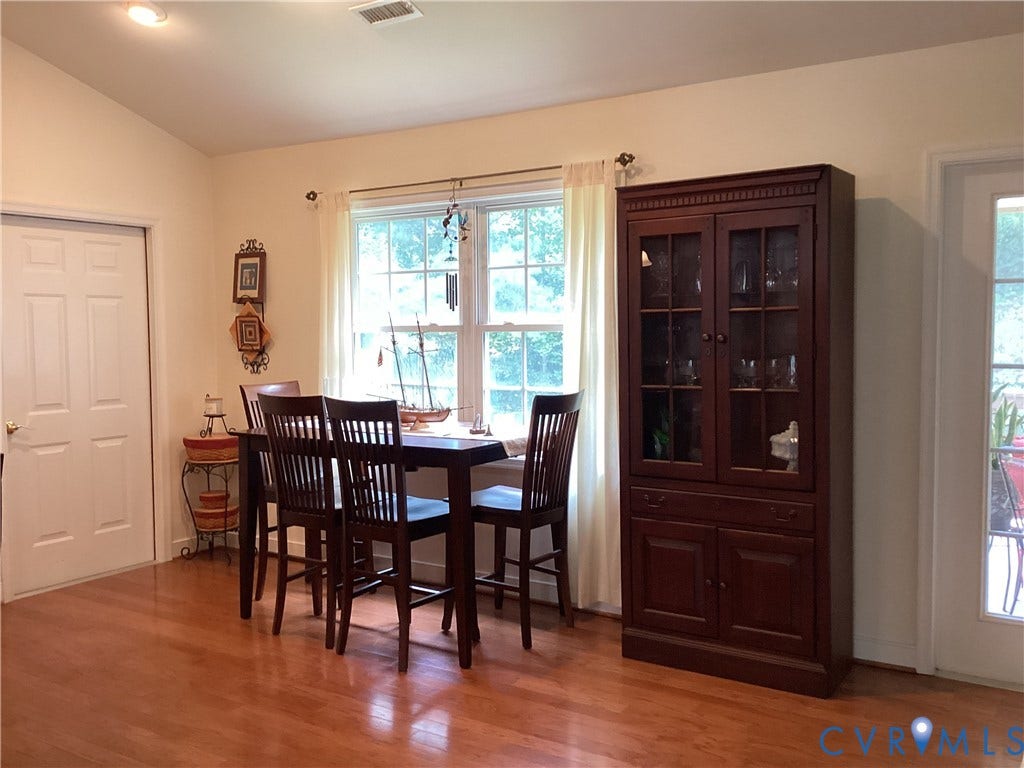 11611 Hillside Road, Chester, VA 23831 Additional eating area offers view of back yard while still being close to kitchen.