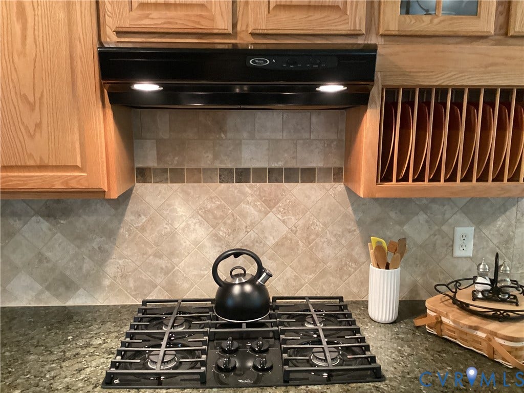 11611 Hillside Road, Chester, VA 23831 Gas cooktop for those who love to cook!