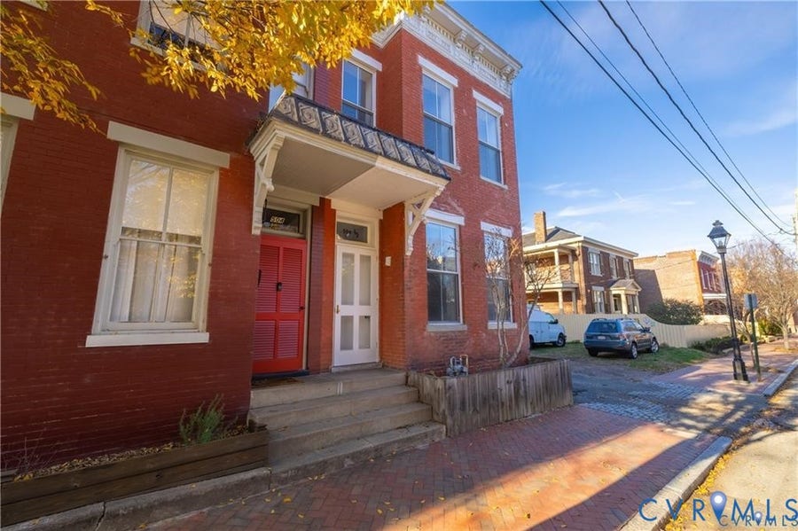 Property photo for 504 1/2 St James Street, Richmond, VA