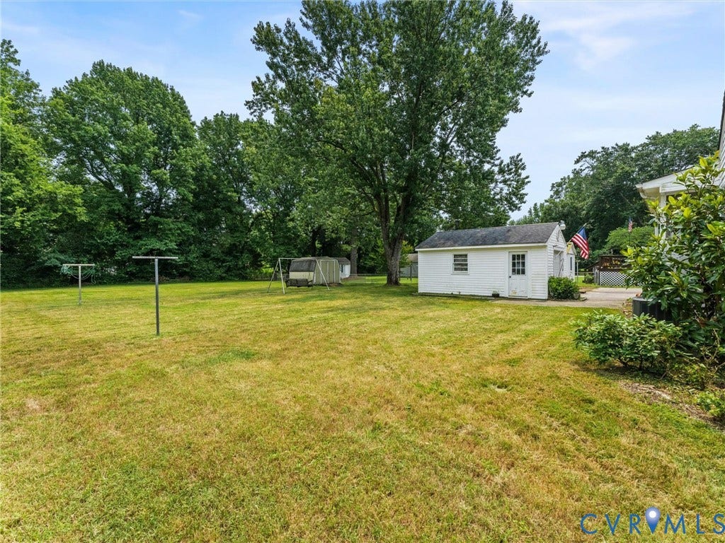 9633 Shamrock Drive, Centralia Gardens/Salem Woods, Chesterfield, VA 23237 Expansive grassy yard with mature perimeter trees
