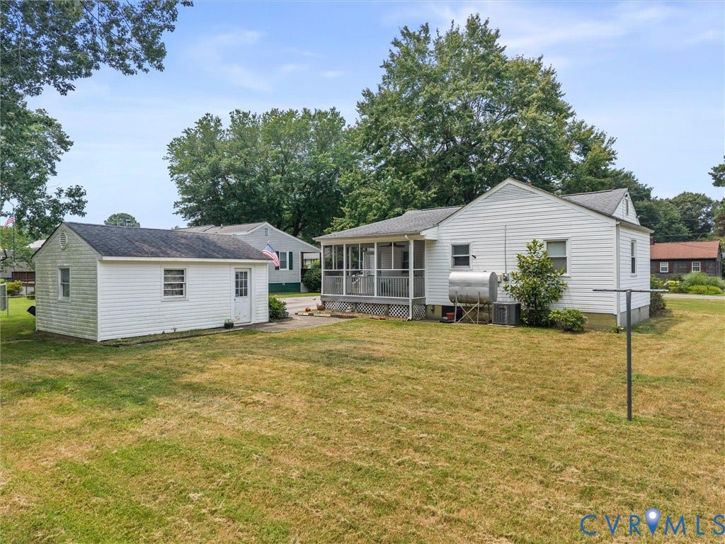 9633 Shamrock Drive, Centralia Gardens/Salem Woods, Chesterfield, VA 23237 Expansive backyard featuring a detached outbuilding, screened porch, and a clothesline
