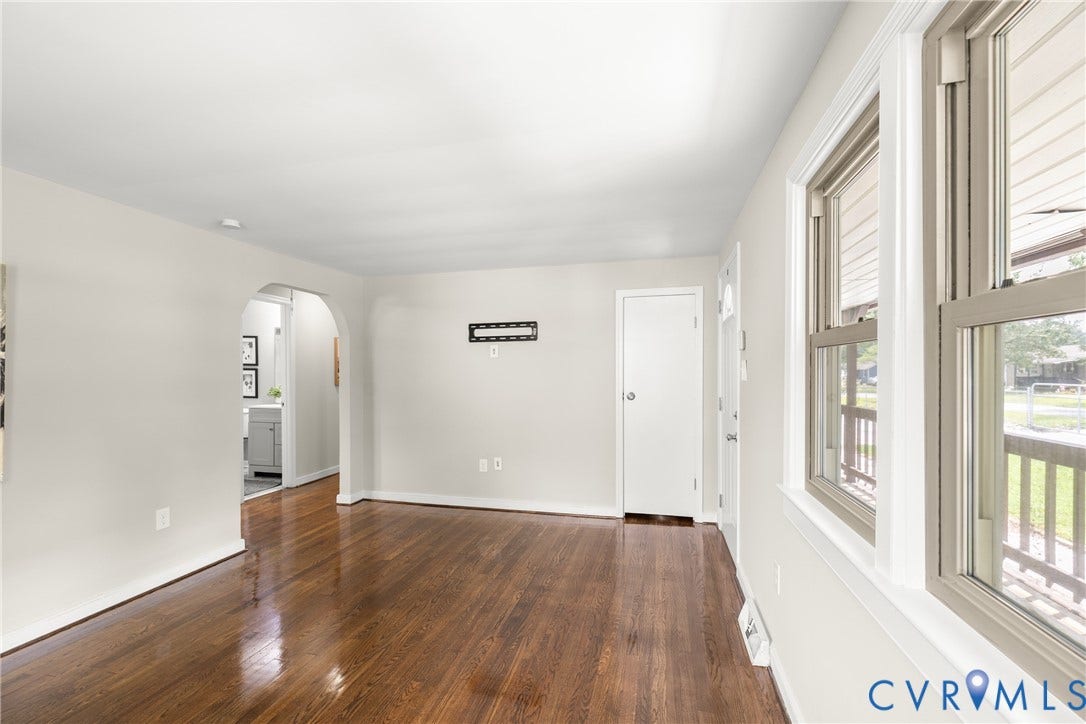 16105 Pauline AVE, Chester, VA 23831