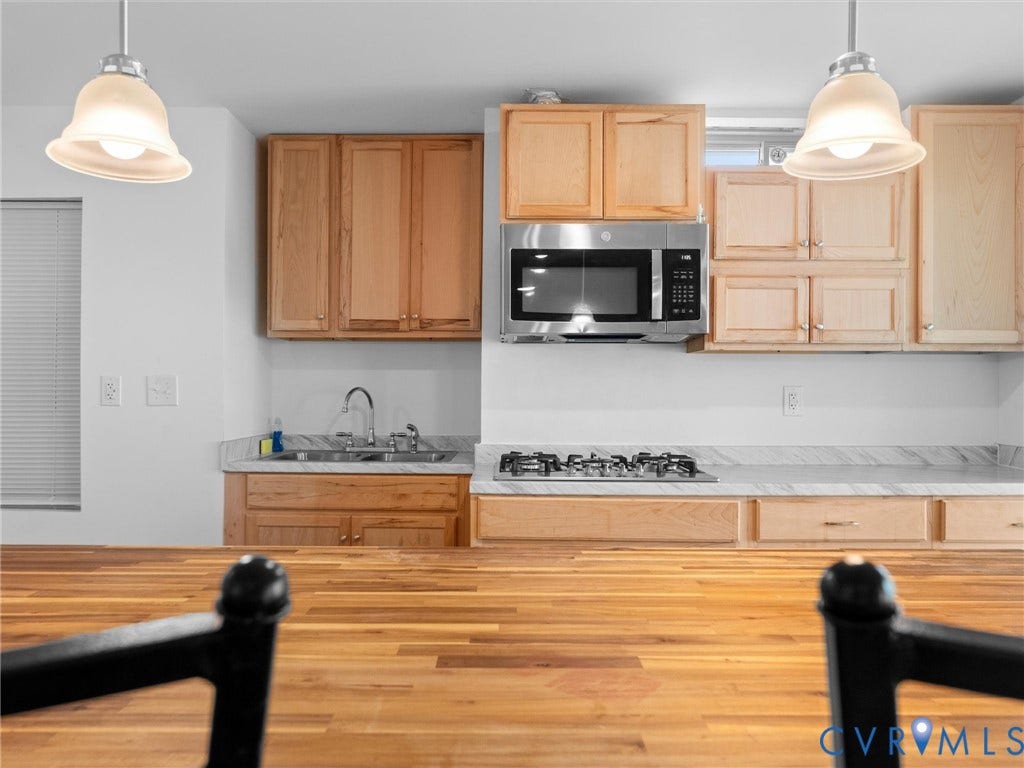 6642 Stonewolf Court, Moseley, VA 23120 Butcher Board Countertops