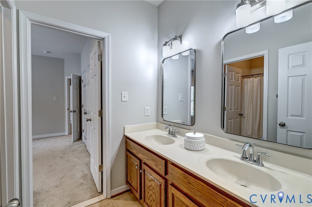 5121 Austin Healey Drive, Glen Allen, VA 23059 Jack and Jill bath adjoining 2 bedrooms