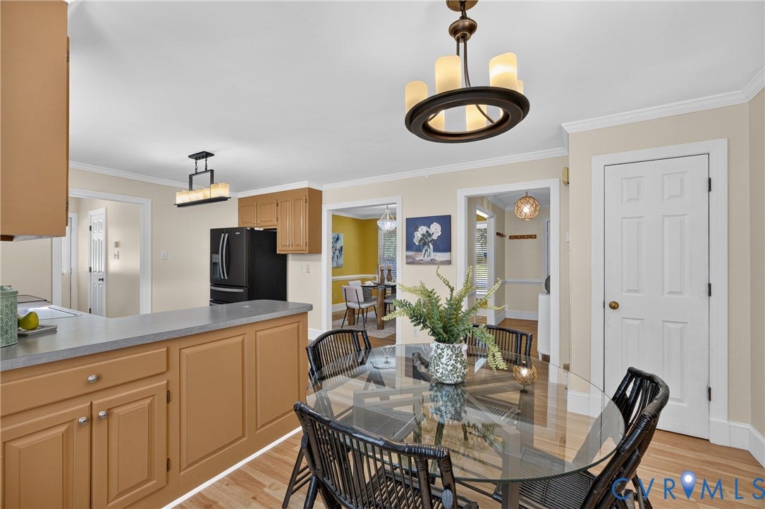 8436 Sir Lionel Place, Kingsland Wood, Ampthill, VA 23237 Wood-finish flooring with crown molding