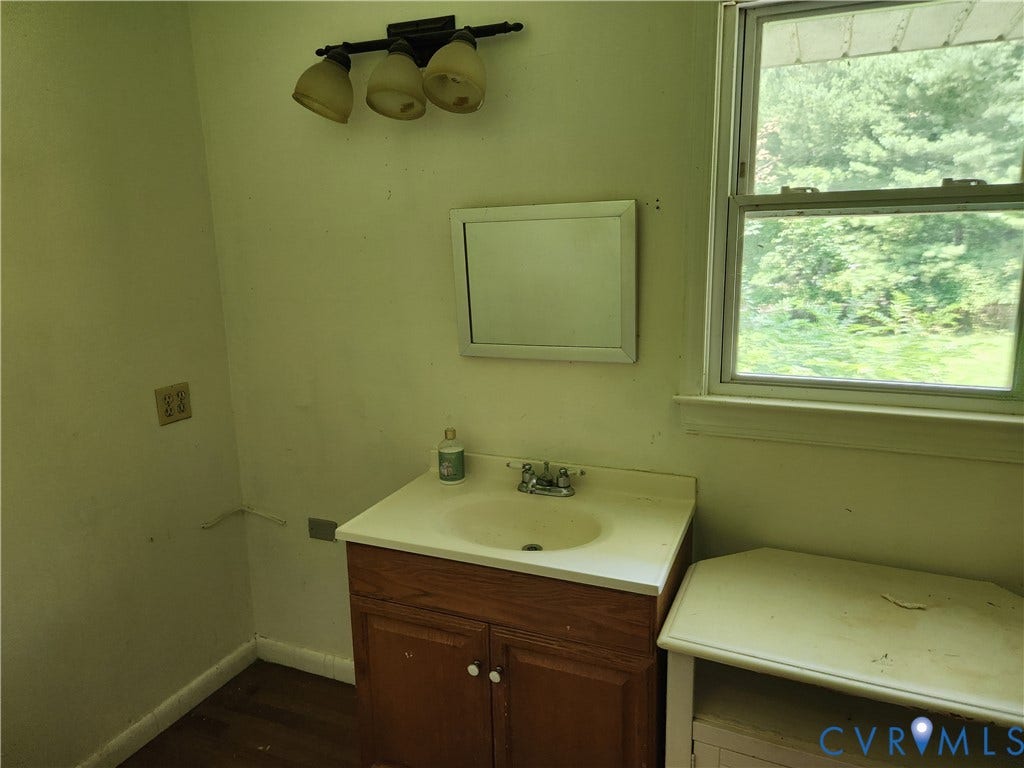 816 N Lakeshore Drive, Blue Ridge Shores, Louisa, VA 23093 816 N Lakeshore Drive, Blue Ridge Shores, Louisa, VA 23093
