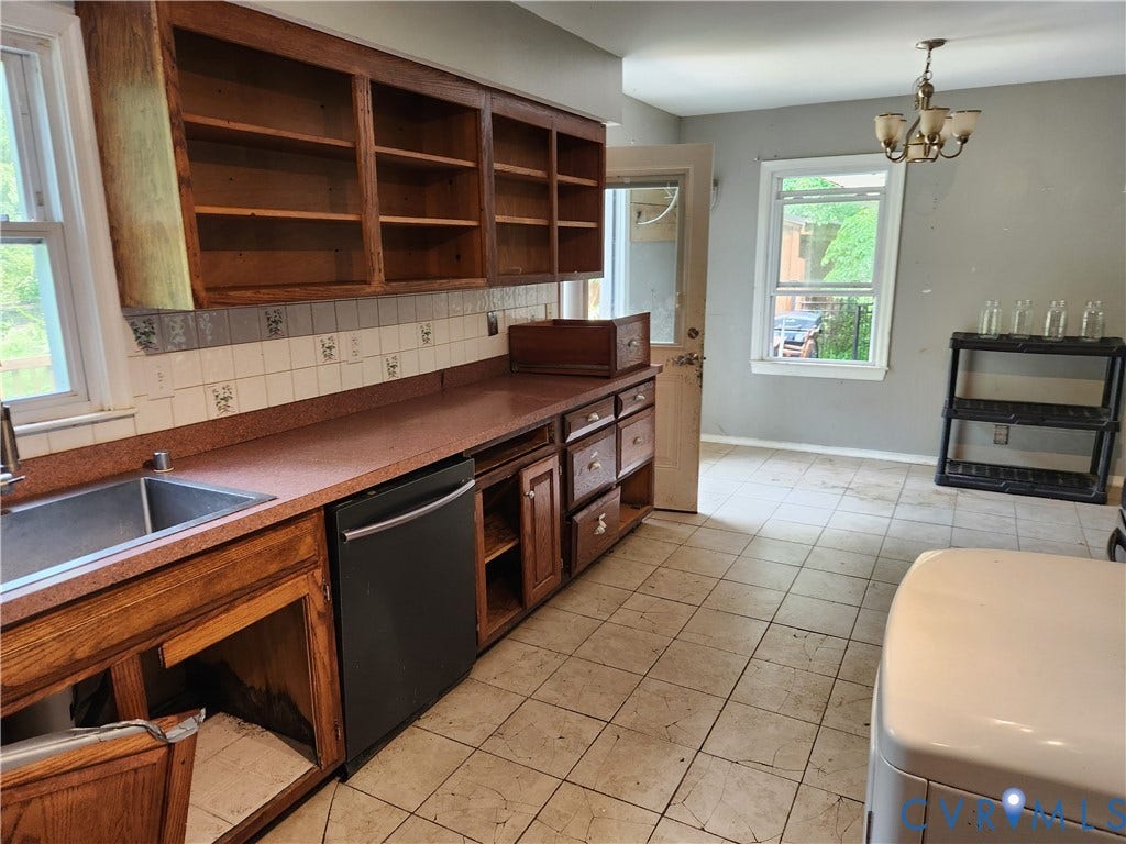 816 N Lakeshore Drive, Blue Ridge Shores, Louisa, VA 23093 816 N Lakeshore Drive, Blue Ridge Shores, Louisa, VA 23093