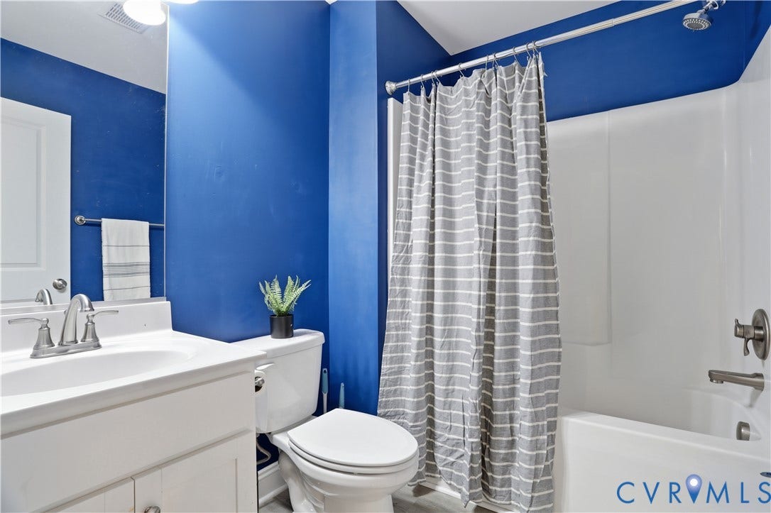 4939 Shannon Hill Road, Kents Store, VA 23084 Hallway full bathroom