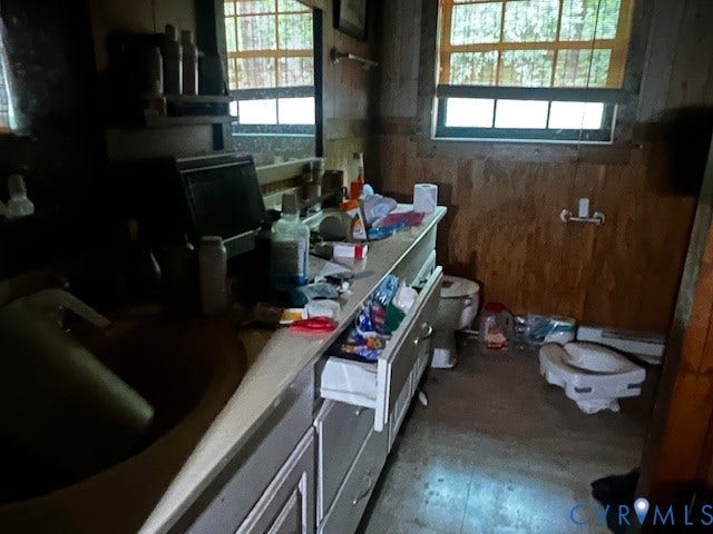 35 Lake Drive, Columbia, VA 23038 35 Lake Drive, Columbia, VA 23038