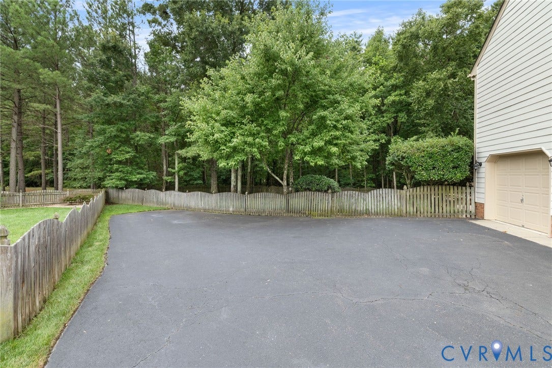 12305 Bradford Landing Way, Wyndham, Glen Allen, VA 23059 oversized paved parking pad