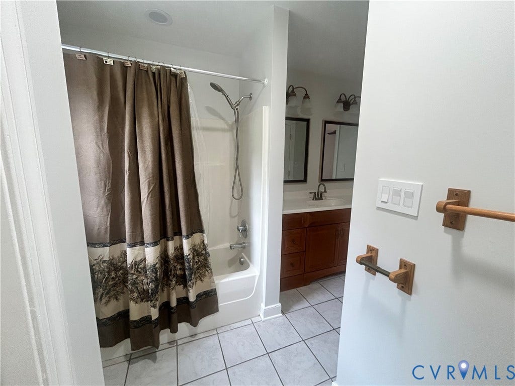 11555 Cherokee Pines Trail, James Woods, New Kent, VA 23124 Upstairs full bathroom