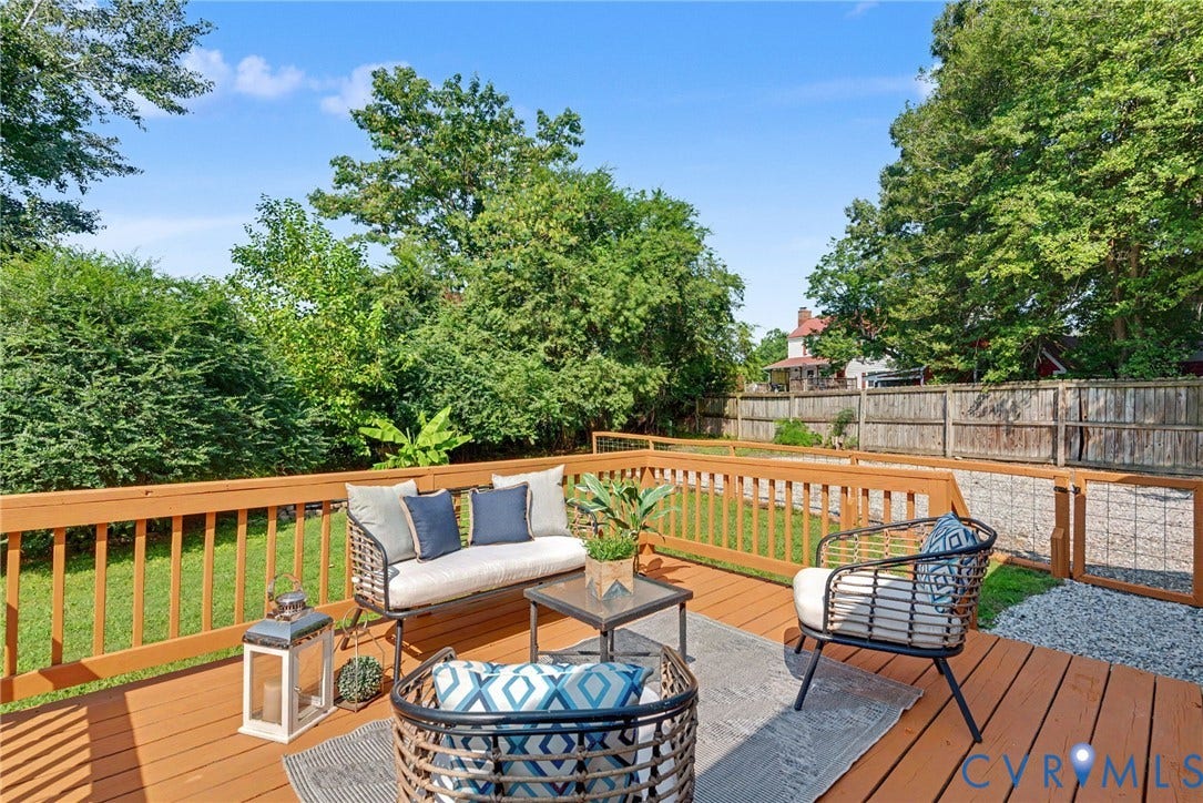 8906 Huntingcreek Place, Chesterfield, VA 23237 Expansive outdoor deck featuring natural wood railing!