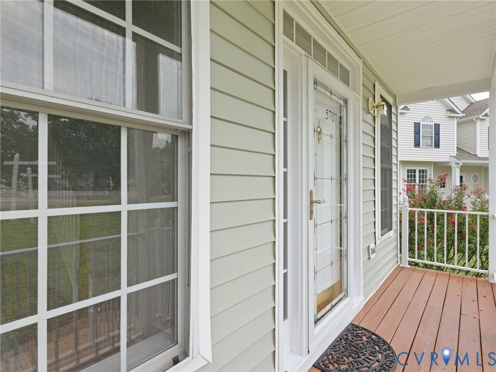 5707 Stephens Point Court, Chesterfield, VA 23831 Covered Front Porch.