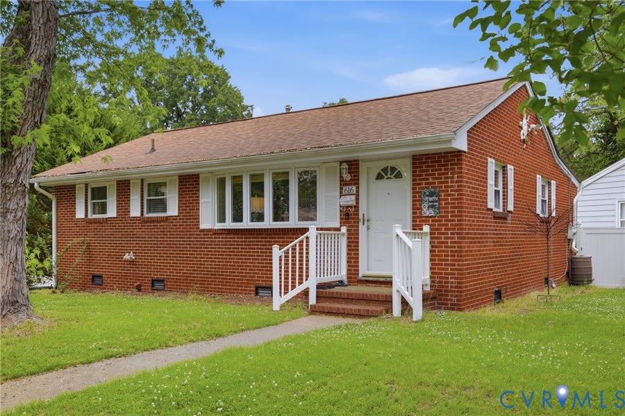 Property photo for 616 Pinehurst Avenue, Colonial Heights, VA